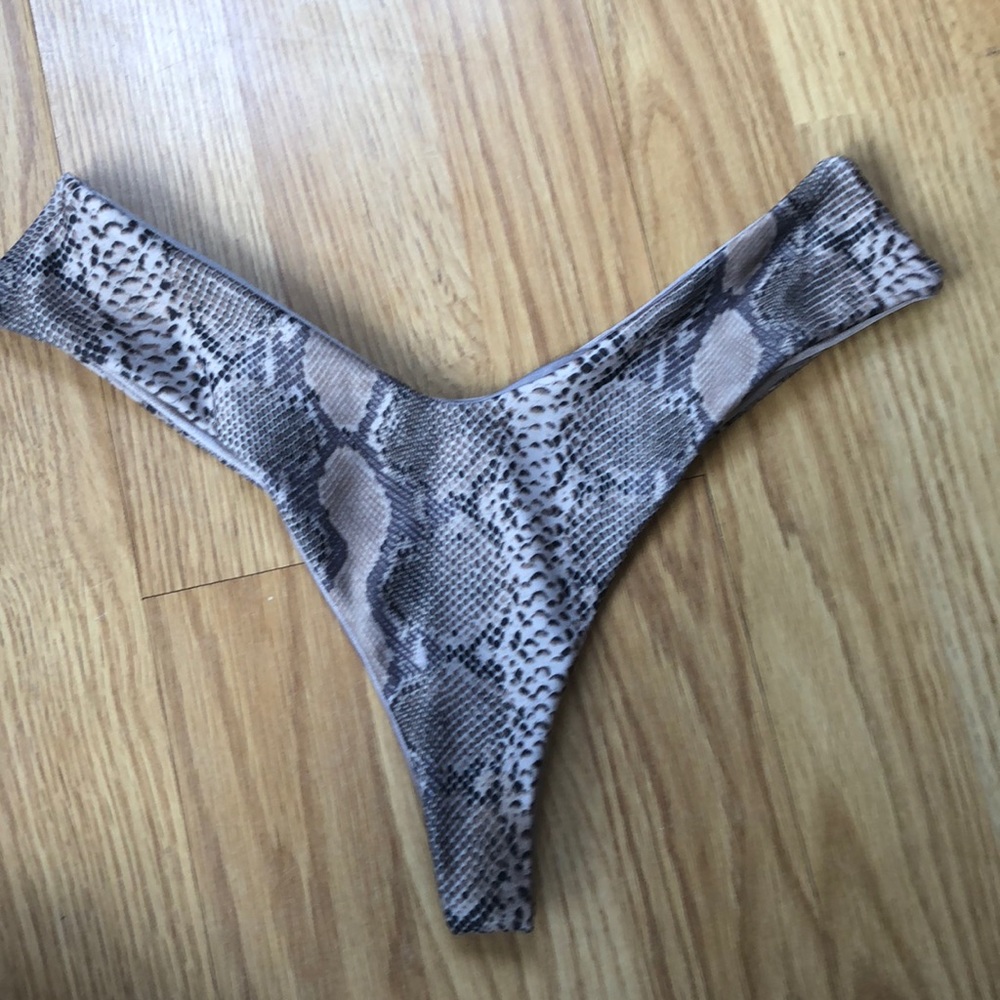 Lotus Bikini 👙